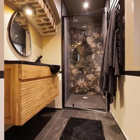 La Suite Du 21 - Jacuzzi - Sauna - Centre Ville Bourg-en-Bresse Exterior photo